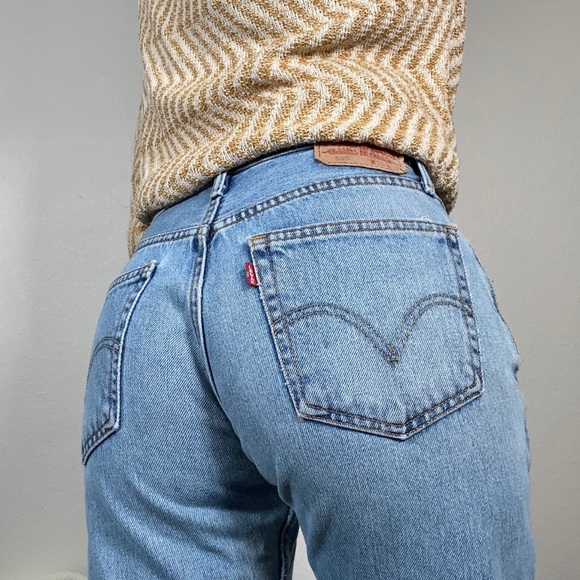Levi's Denim - Vintage Levi’s 505 light wash mom jeans